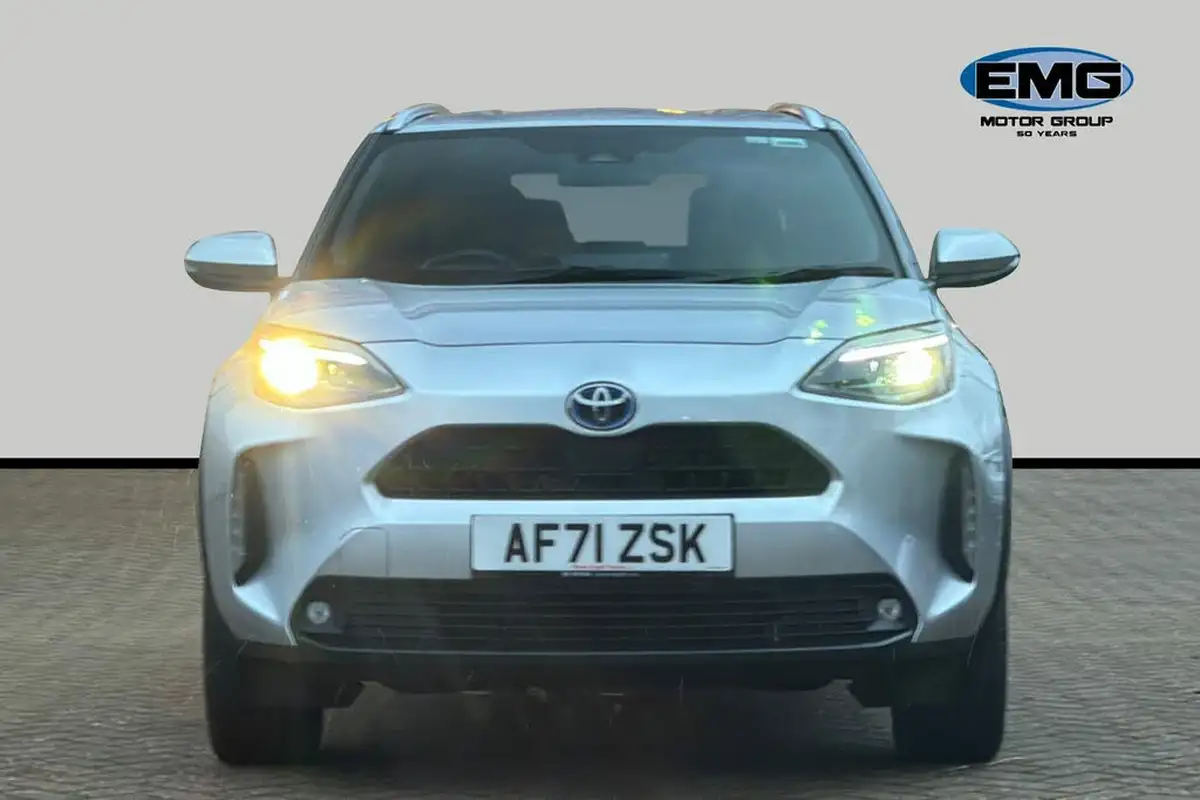 2022-toyota-yaris-15-vvt-i-design-panoramic-roof-big-1