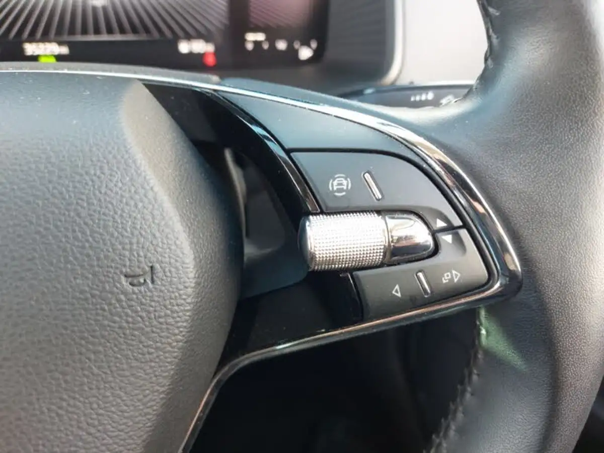2022-skoda-karoq-15-tsi-se-drive-dsg-big-11