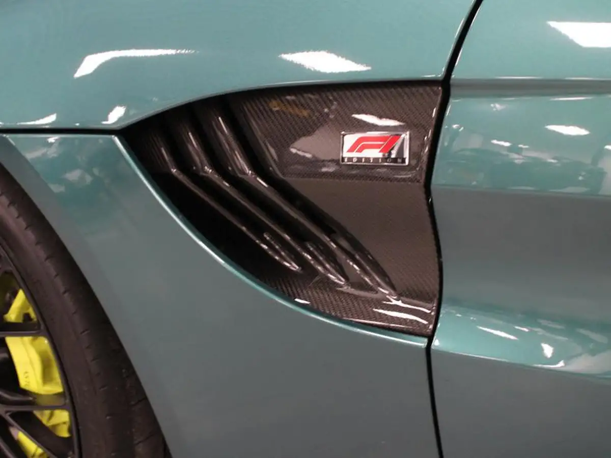 2022-aston-martin-vantage-40-v8-vantage-f1-roadster-big-19