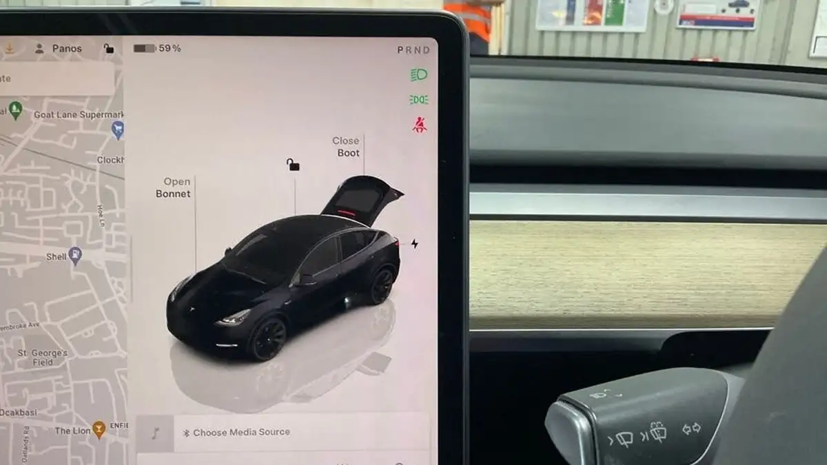 2022-tesla-model-y-e-long-range-big-6