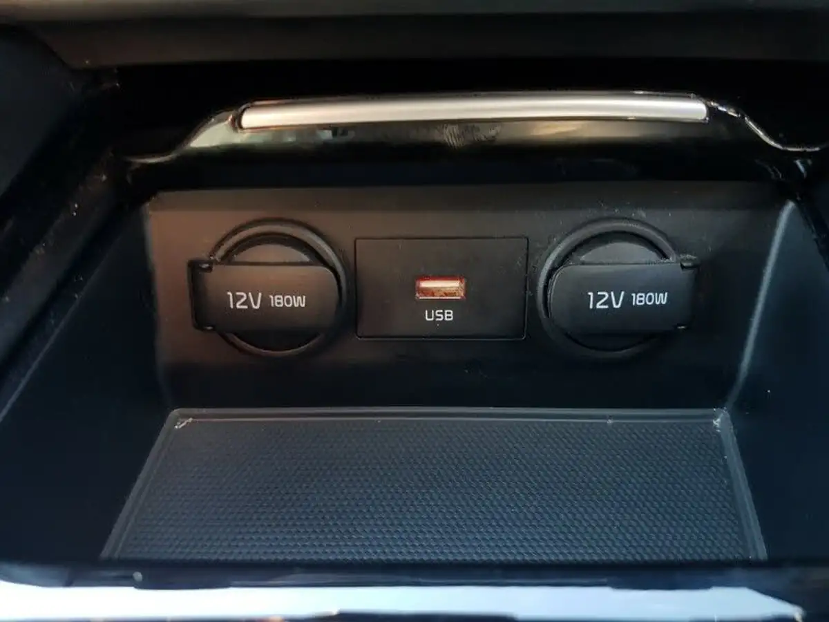 2022-kia-xceed-10-t-gdi-connect-big-16