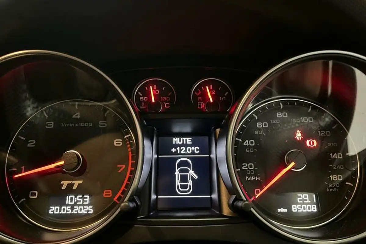 2014-audi-tt-coupe-18-tfsi-s-line-big-12