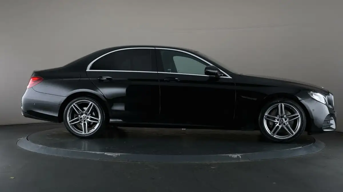 2019-mercedes-benz-e-class-20-e200-amg-line-saloon-4d-big-59