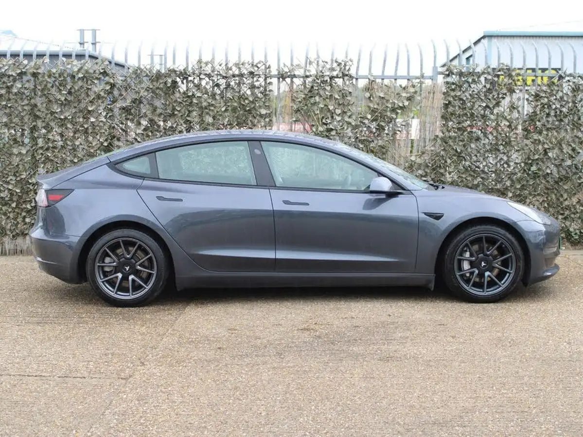 2021-tesla-model-3-e-long-range-4x4-big-5