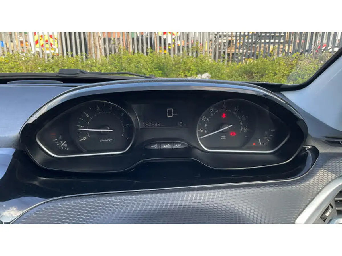 2018-peugeot-2008-suv-12-puretech-active-82bhp-ss-big-22