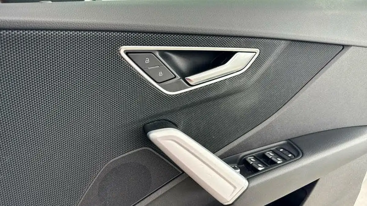 2021-audi-q2-10-30-tfsi-s-line-big-18