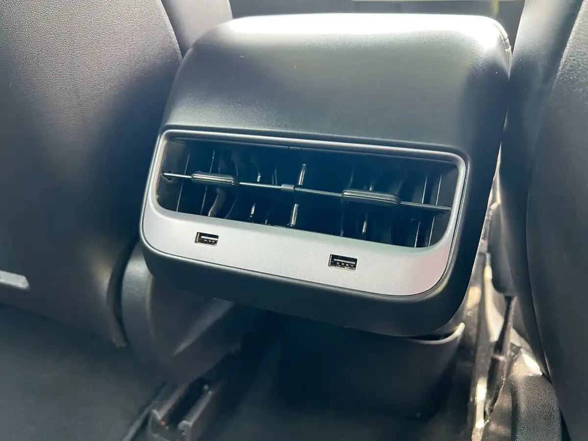 2019-tesla-model-3-e-4x4-performance-pack-big-16