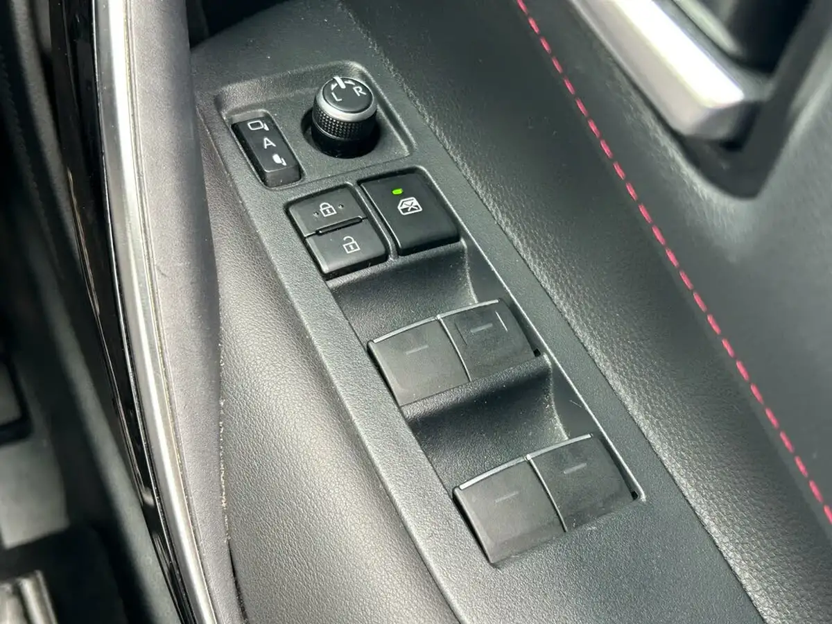 2019-toyota-corolla-18-vvt-i-excel-trk-hatchback-big-27