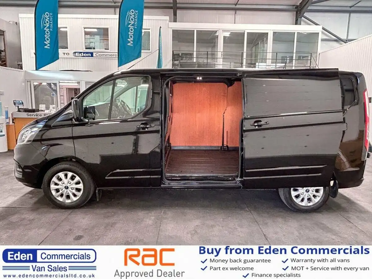 2023-ford-transit-custom-big-13