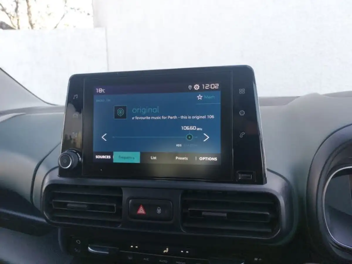 2023-citroen-berlingo-e-flair-xtr-m-size-big-9