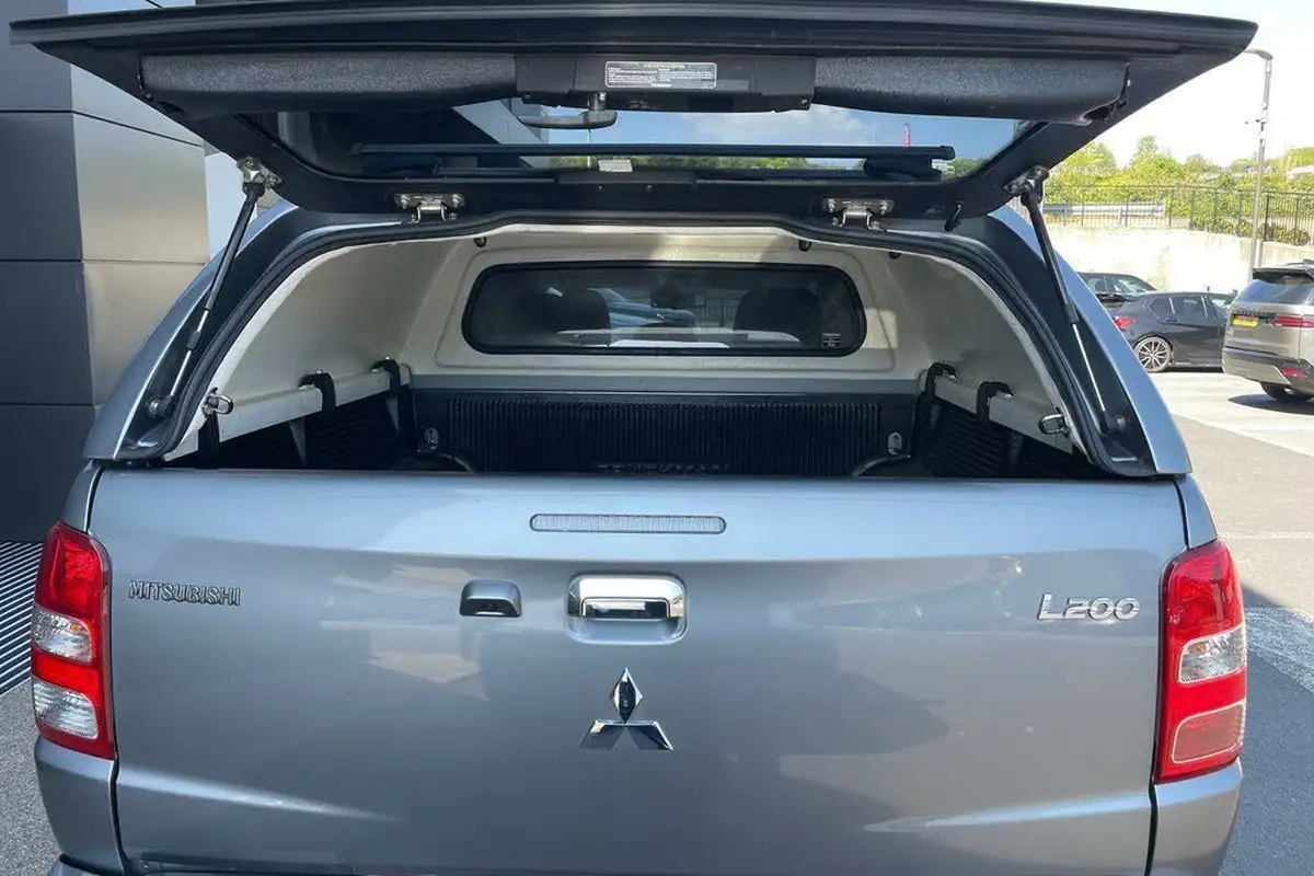 2019-mitsubishi-l200-24di-d-warrior-eu6b-big-28