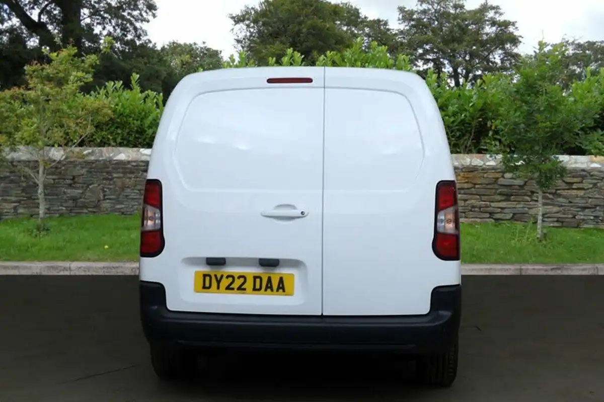 2022-vauxhall-combo-15cdti-dynamic-2300-130pseu6d-l2h1-panel-auto-big-11