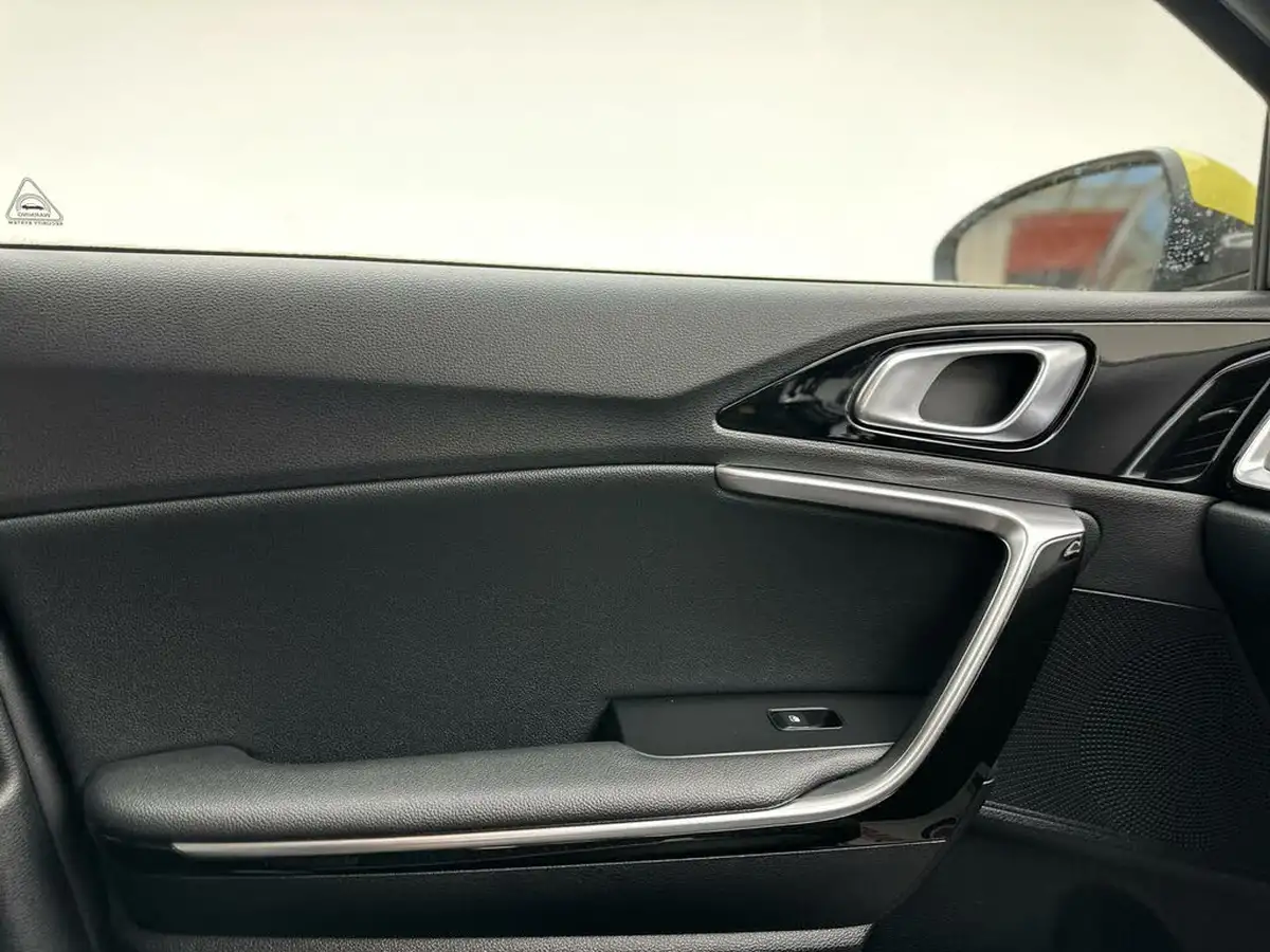 2022-kia-xceed-16-gdi-3-big-45