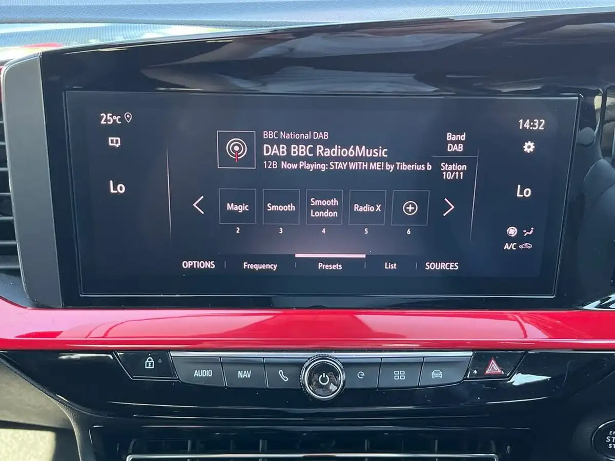2022-vauxhall-mokka-e-sri-premium-big-17