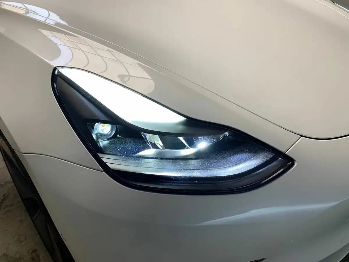 2022-tesla-model-3-e-long-range-big-5