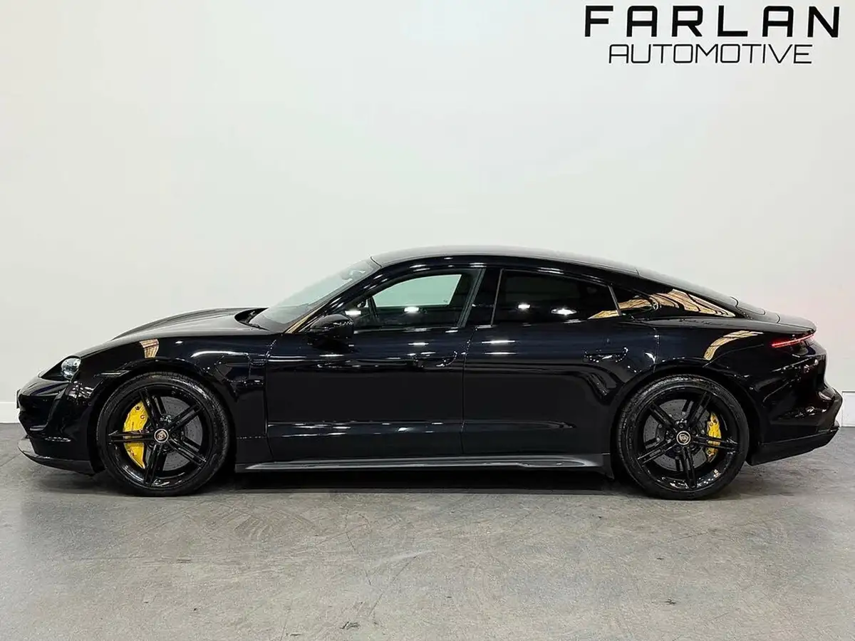 2020-porsche-taycan-e-turbo-s-big-19