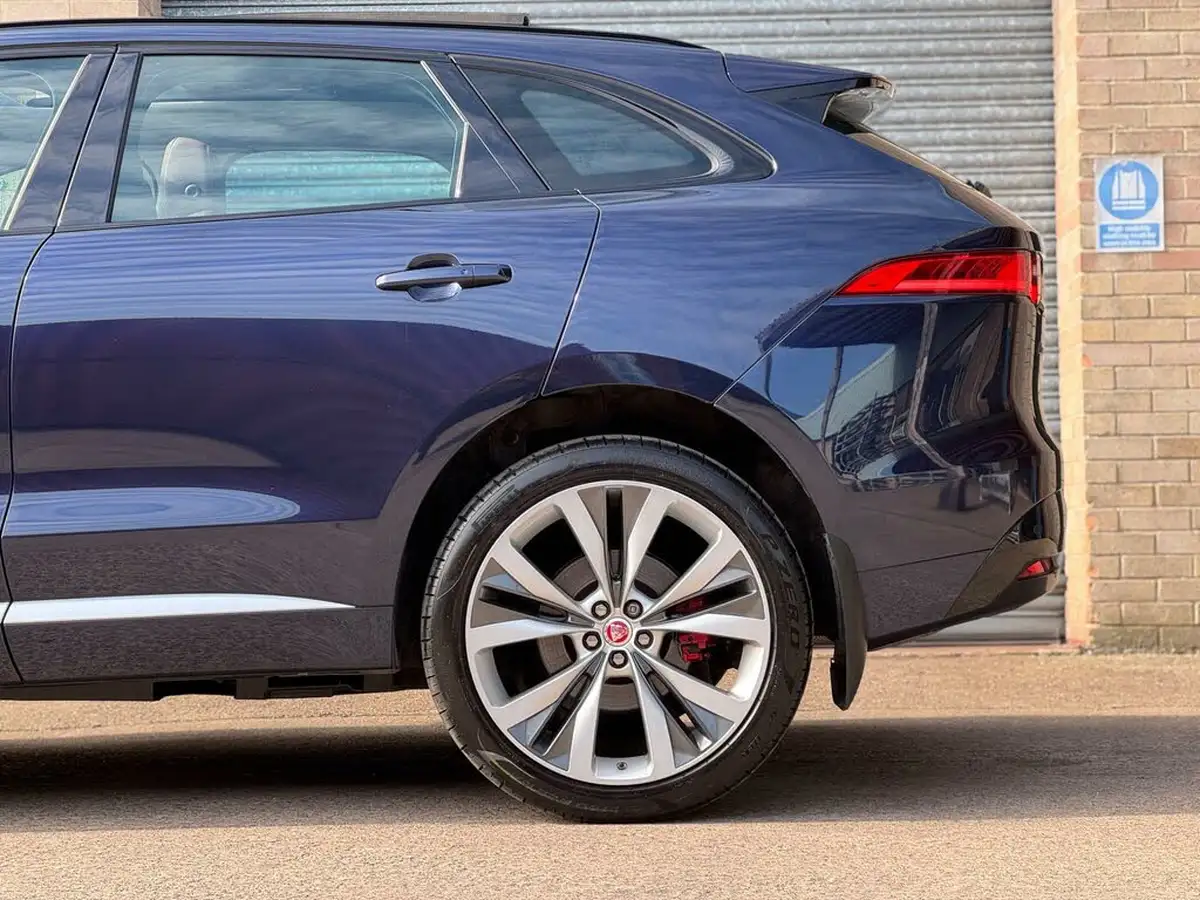 2018-jaguar-f-pace-30-v6-sc-s-big-24