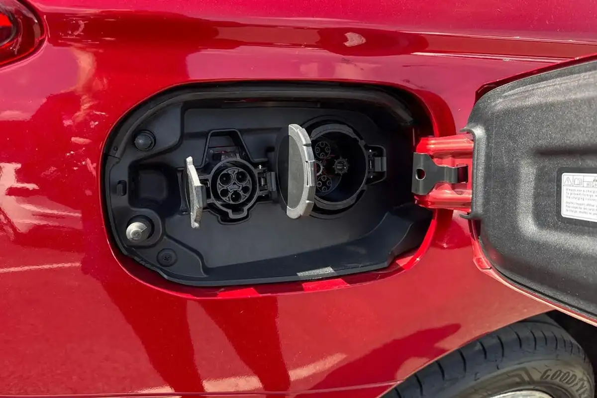 2019-mitsubishi-outlander-24-dynamic-safety-phev-big-36