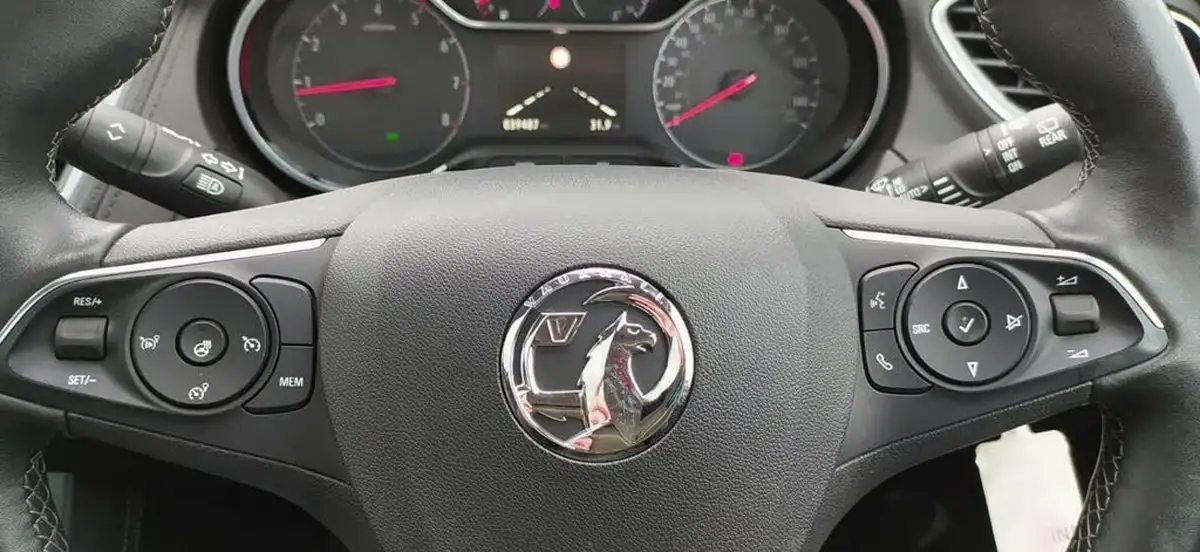 2020-vauxhall-grandland-x-12-elite-nav-big-36