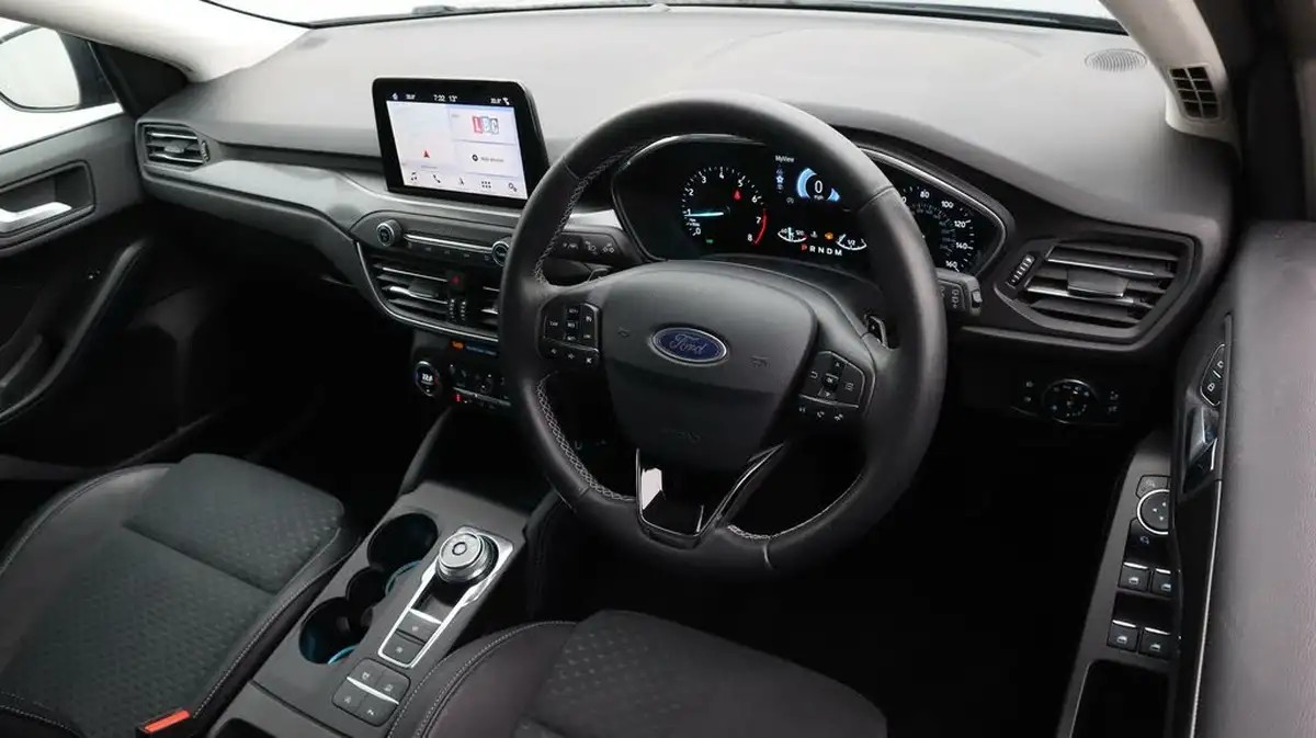 2019-ford-focus-10t-titanium-x-estate-auto-big-9
