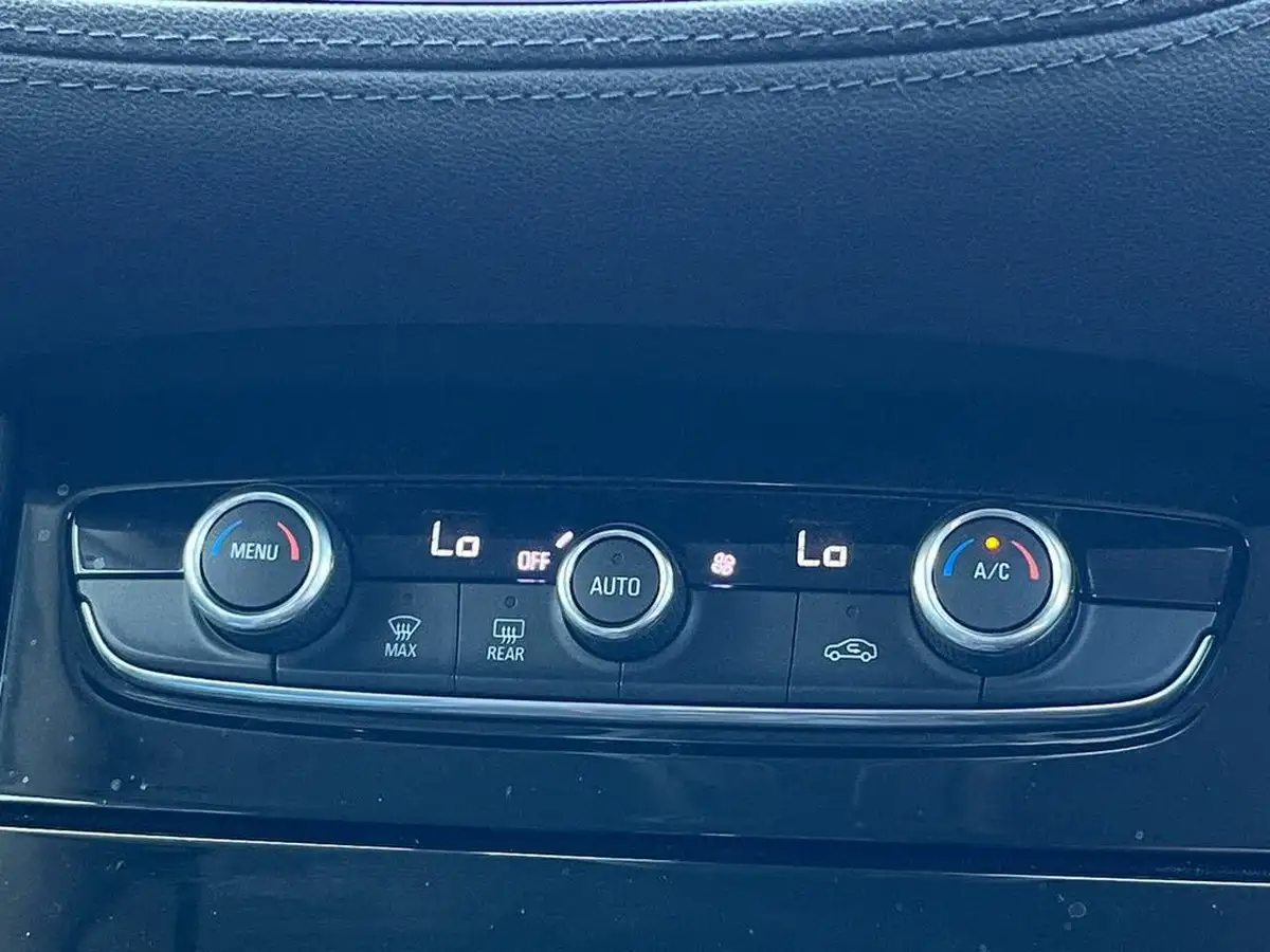 2020-vauxhall-grandland-x-12-sri-nav-big-21