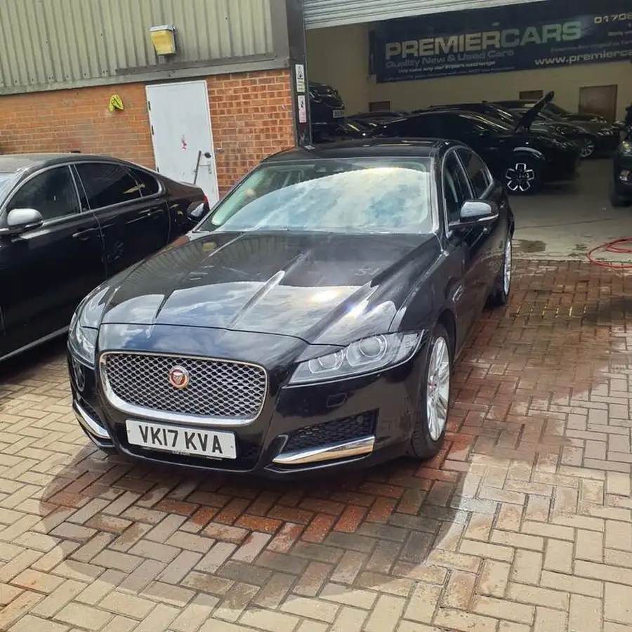 2017-jaguar-xf-20td-portfolio-180ps-saloon-4d-1999cc-auto-big-2