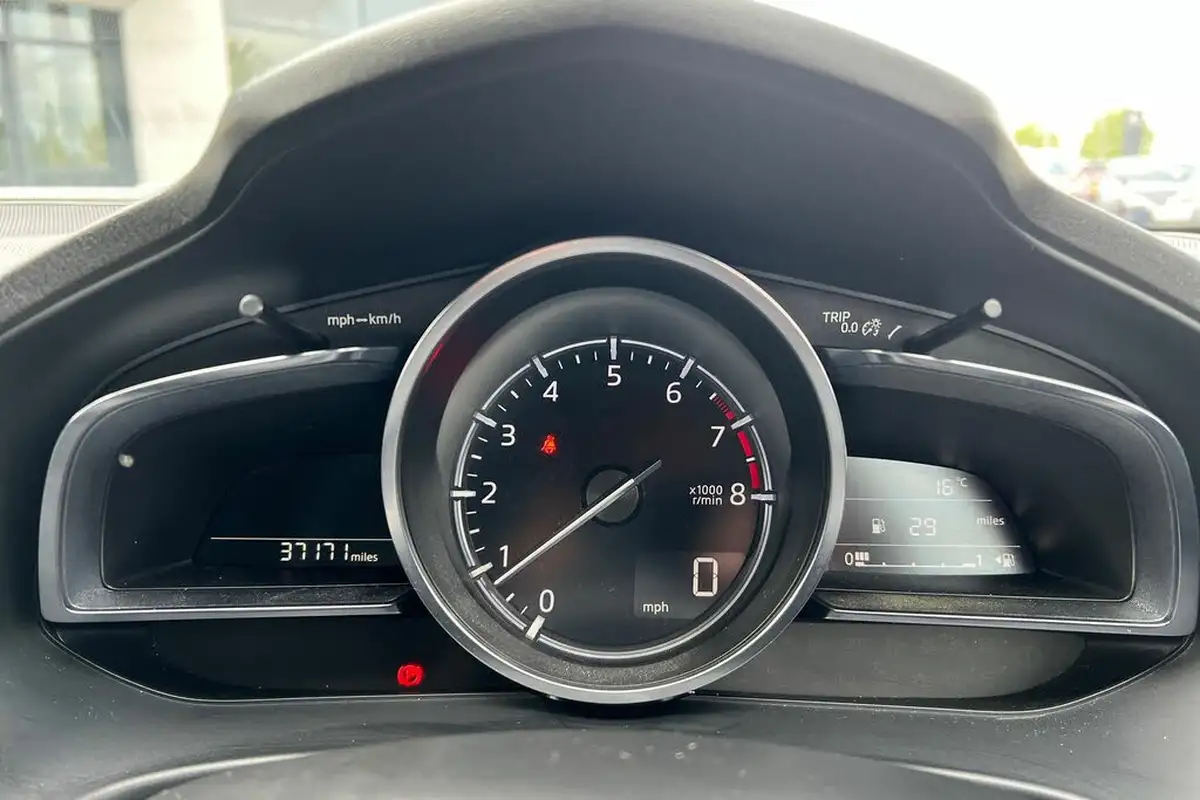 2017-mazda-mazda3-20-sport-nav-120ps-hatchback-5d-big-20