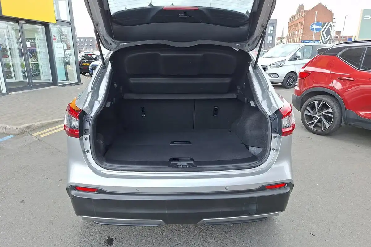 2018-nissan-qashqai-12-dig-t-n-connecta-big-18