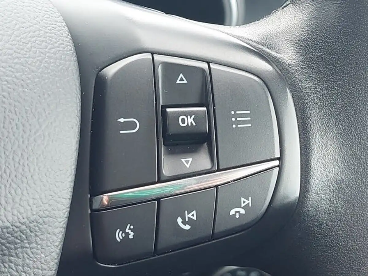 2019-ford-focus-15t-active-x-hatchback-big-12