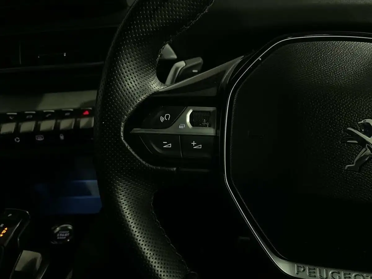 2021-peugeot-5008-suv-12-puretech-gt-eat8-big-13