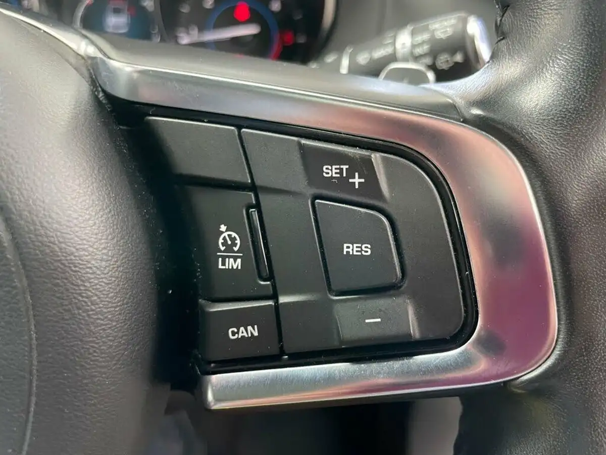 2018-jaguar-f-pace-20-i4d-r-sport-180ps-awd-auto-big-30
