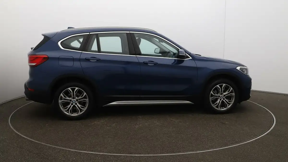 2022-bmw-x1-20-xdrive20i-xline-big-8