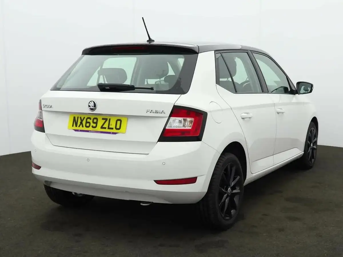 2019-skoda-fabia-10-mpi-colour-edition-75ps-ss-big-4