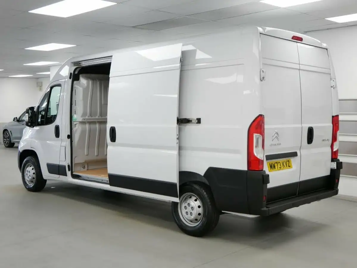 2023-citroen-relay-22bluehdi-35-l3h2-enterprise-edition-panel-big-16