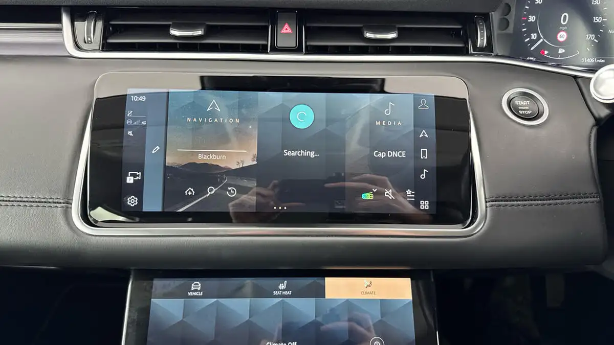 2021-land-rover-range-rover-evoque-15-p300e-r-dynamic-hse-big-11