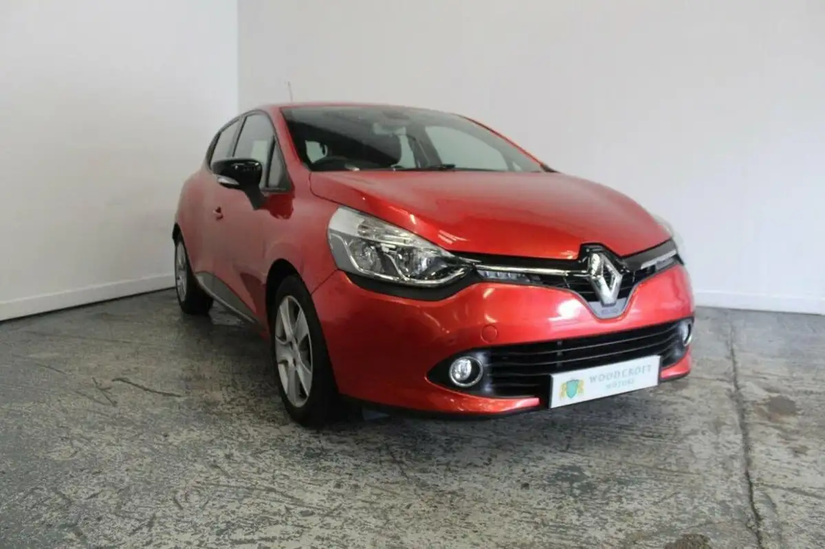 2015-renault-clio-12-dynamique-nav-big-0
