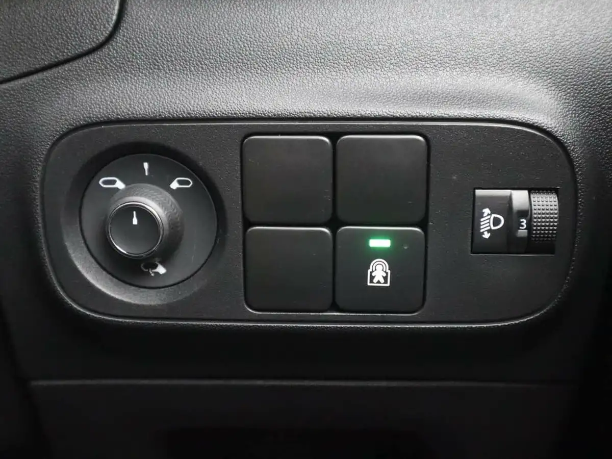 2024-citroen-c3-12-puretech-plus-110ps-eat6-big-24