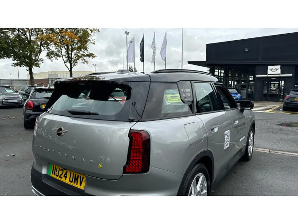 2024-mini-countryman-e-cooper-se-classic-big-31