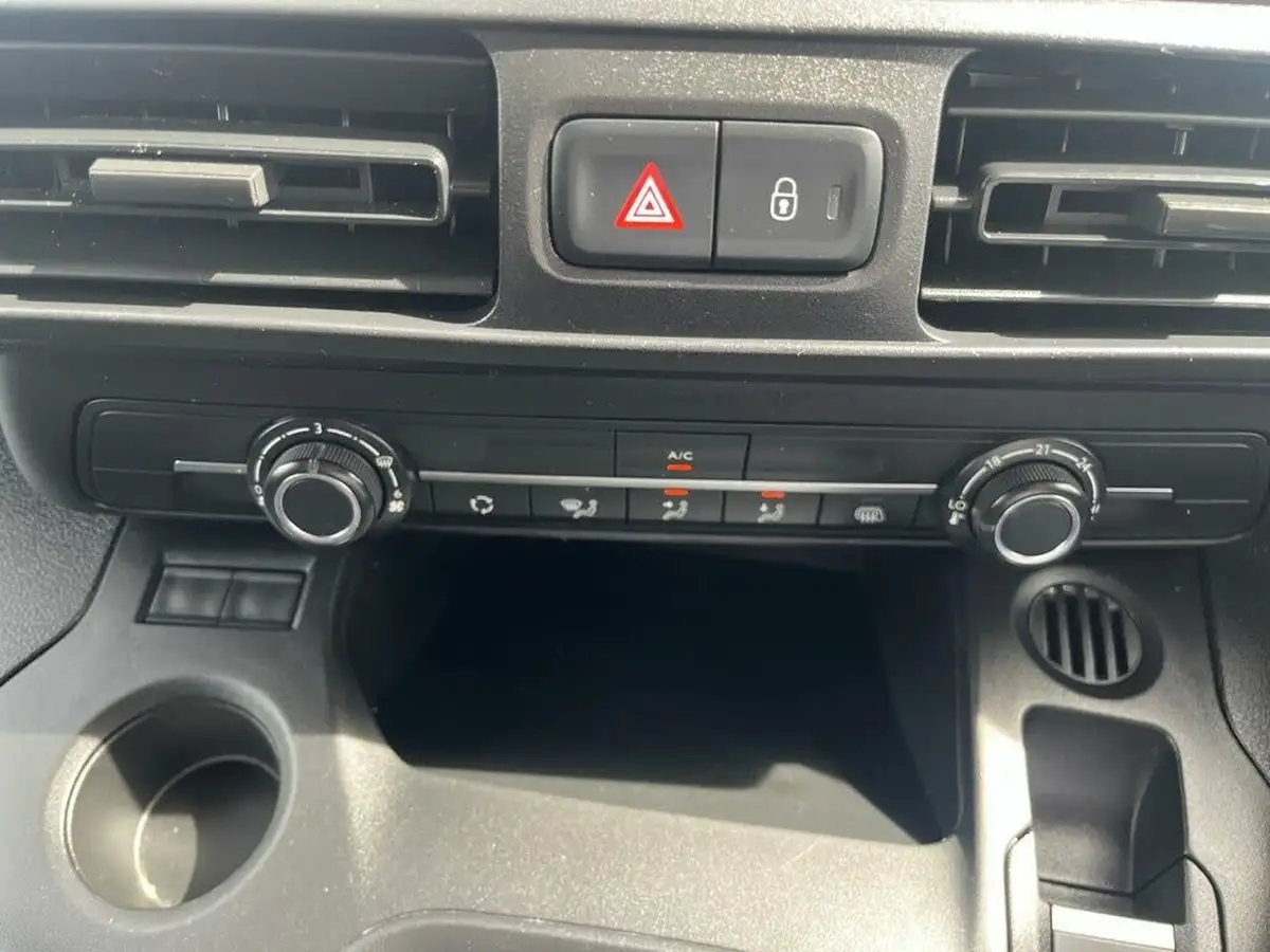 2020-peugeot-partner-15-bluehdi-1000-professional-100ps-eu6dt-panel-big-25