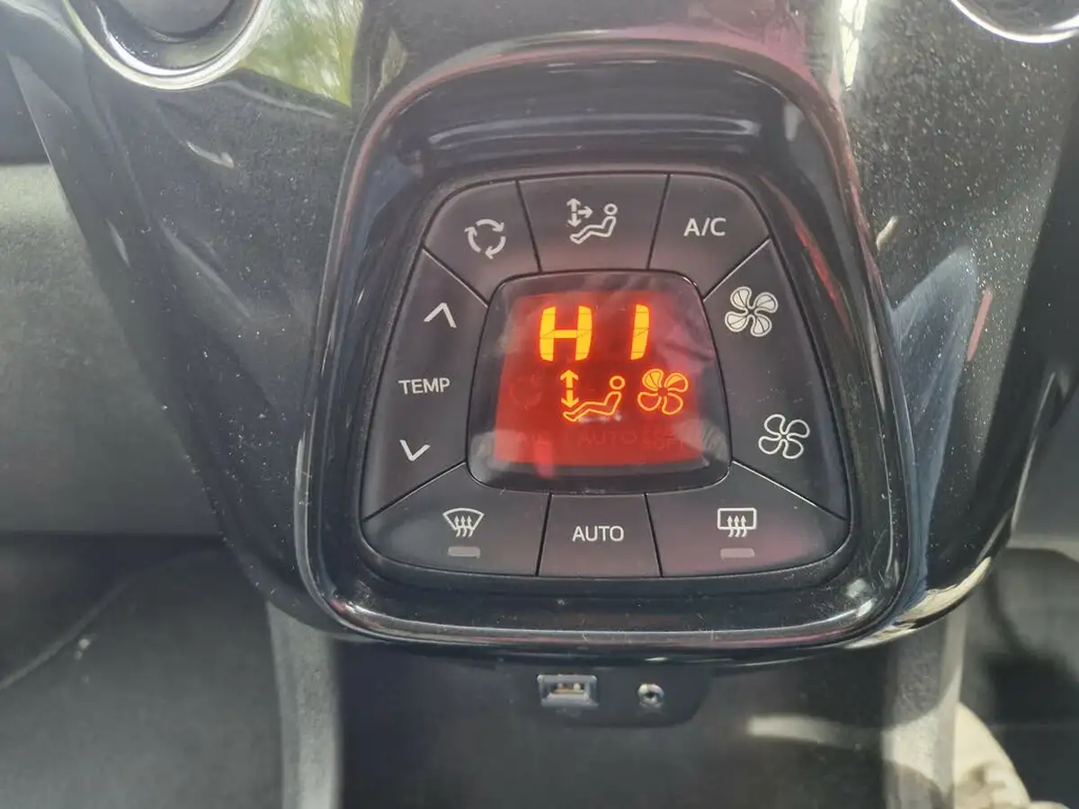 2018-toyota-aygo-10-vvt-i-x-press-71bhp-x-shift-big-28