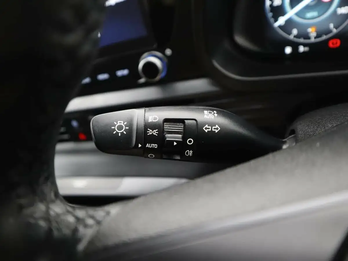 2022-hyundai-bayon-10-t-gdi-premium-100ps-dct-big-23