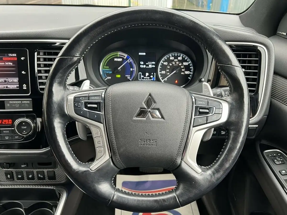 2018-mitsubishi-outlander-24-5h-phev-big-50