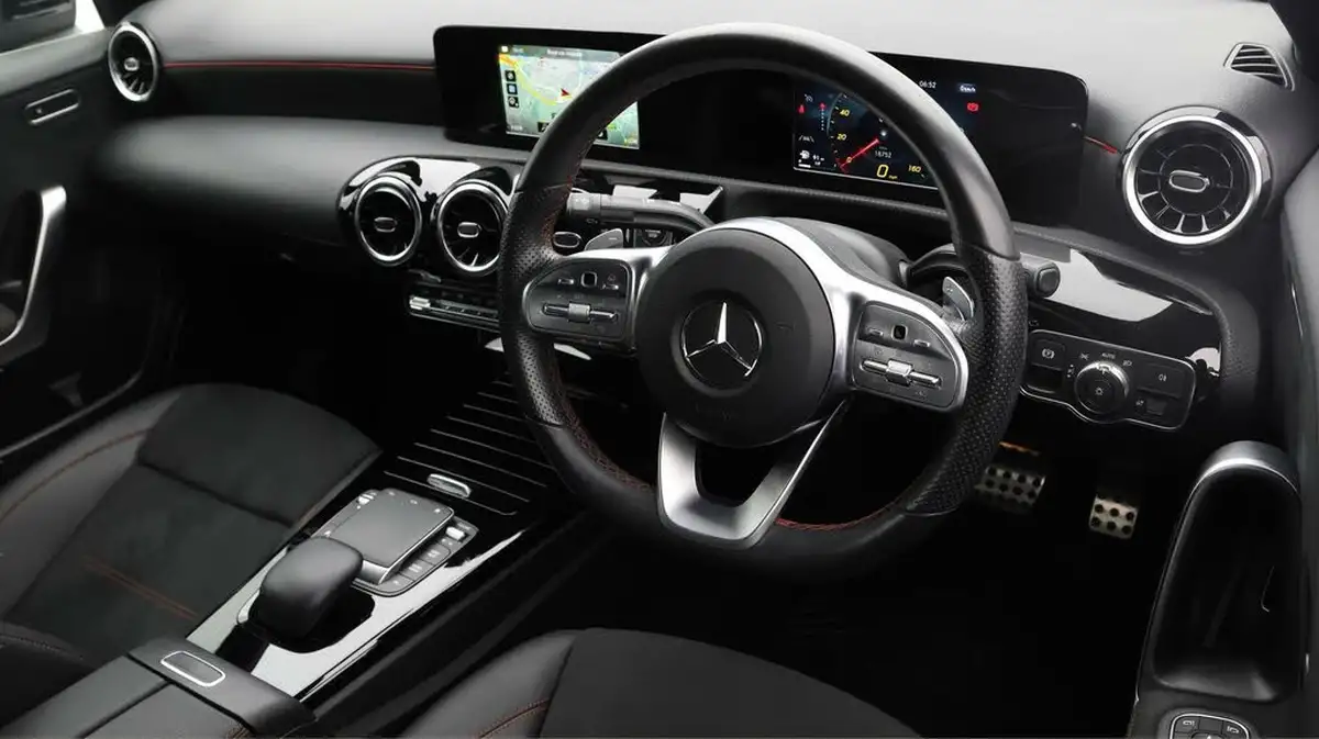 2020-mercedes-benz-a-class-13-a200-amg-line-saloon-4d-7g-dct-big-8