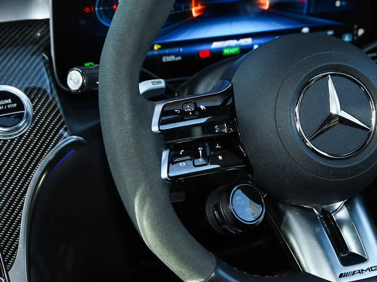 2024-mercedes-benz-glc-class-20-glc-amg-63-s-e-night-edition-premium-plus-suv-big-10