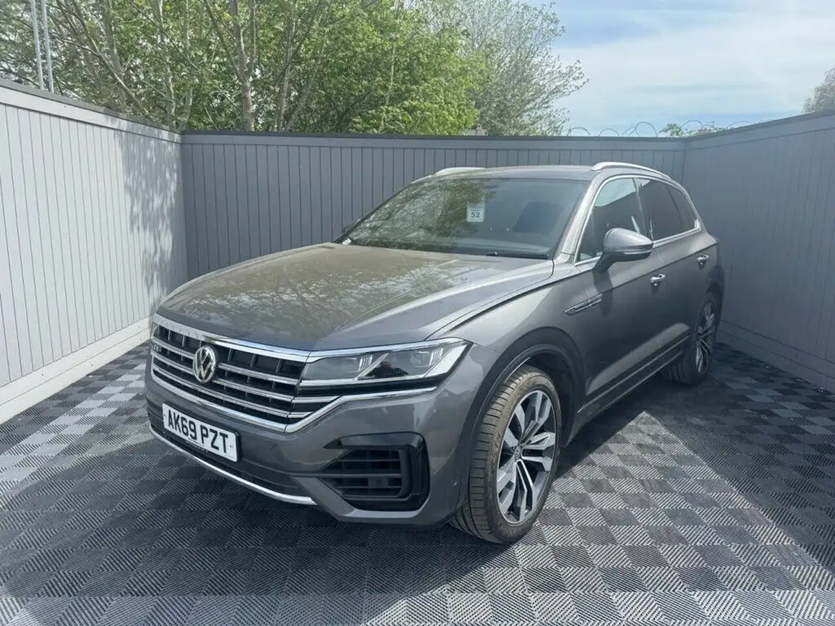 2019-volkswagen-touareg-30tdi-r-line-tech-286ps-big-1