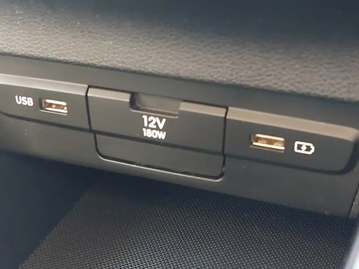 2022-hyundai-bayon-10-t-gdi-se-connect-dct-big-17