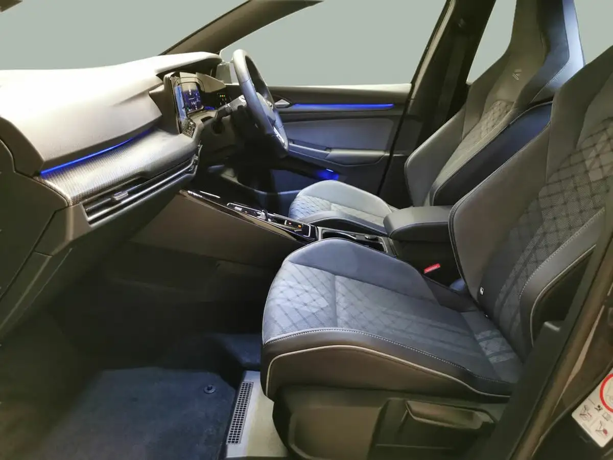 2023-volkswagen-golf-15-etsi-r-line-hatchback-big-2