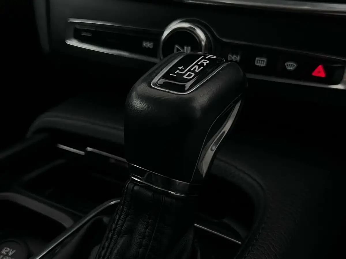2018-volvo-v90-20td-d4-momentum-big-33