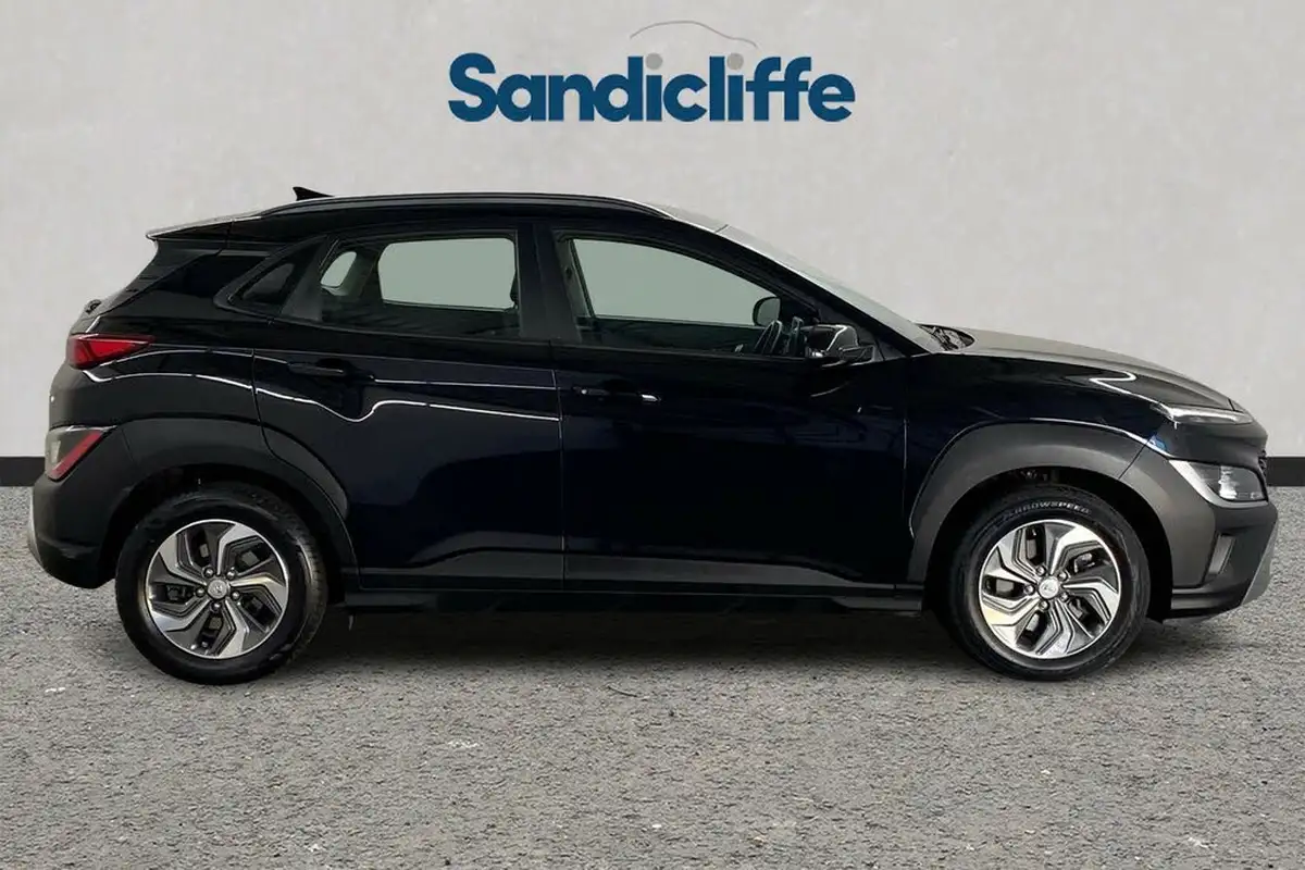 2022-hyundai-kona-16-gdi-se-connect-big-2