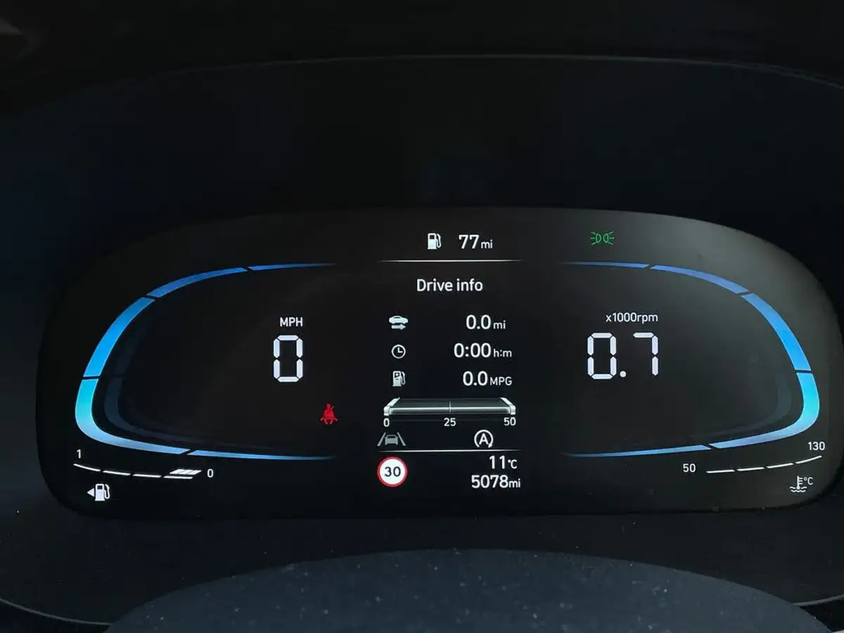 2024-hyundai-i10-12-advance-79ps-big-13
